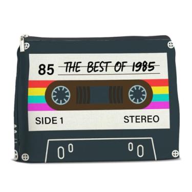 Imagem de LyoGao Presentes de aniversário de 40 anos para mulheres, bolsa de maquiagem 1985, presente de aniversário de 40 anos para mãe, esposa, irmã, tia, bolsa cosmética com fita cassete de 1985