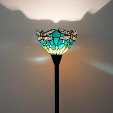 Imagem de Blivuself Tiffany Candeeiro de chão Tochiere em pé verde libélula estilo vitral luz de chão vintage poste alto lâmpada de canto rústico com interruptor de pé para decoração de casa, sala de estar