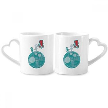 Imagem de Conjunto de canecas de porcelana para casal monstro e alienígena na terra conjunto de canecas de cerâmica para amantes de coração