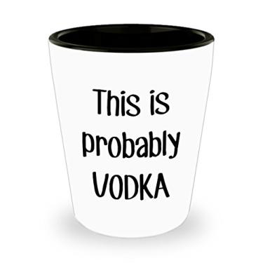 Imagem de Este é provavelmente um copo de shot de vodka – ideia de de Natal e aniversário de casamento