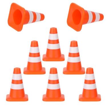 Imagem de 8 unidades Mini cones de trânsito, 3,47 cm cones de tráfego em miniatura cone de construção pequeno brinquedo bloqueio estradas treino para crianças micropaisagem jogo de simulação