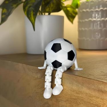 Imagem de Poranlem Bola de futebol boneco de amigo decoração de mesa com pernas articuladas, borda de prateleira, presente esportivo divertido impresso em 3D, enfeite de dia de jogo (futebol)
