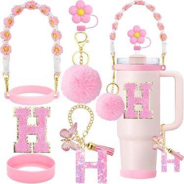 Imagem de ZYBIDEAL Conjunto de acessórios de copo de 7 peças para Stanley, alça de flor de malha para Stanley, topo de palha de flor de 1 cm, bota de silicone, adesivo inicial, chaveiro de bola difusa com letra
