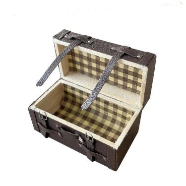 Imagem de Móveis de casa de bonecas, baú retrô, escala 1:12 em estilo vintage