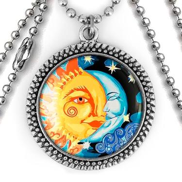 Imagem de Colar com pingente celestial - pintura do sol e da lua, joia feita à mão - 10-RN, Large, Metal, Sem Pedra Preciosa