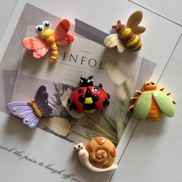 Imagem de Pacote com 6 decorações de geladeira com borboletas de insetos - Design colorido vibrante para cozinha, escritório, quadros brancos e máquinas de lavar louça | Presentes ideais de Natal e Ação de