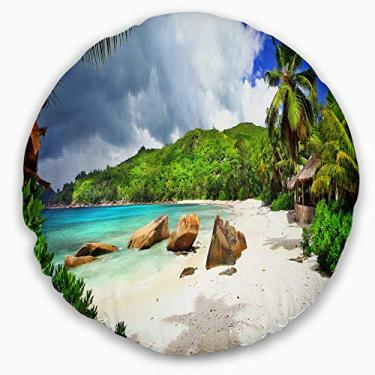 Imagem de Sala de estar redonda com paisagem panorâmica das Ilhas Seychelles Designart, sofá, almofada de alta qualidade + capa de almofada impressa em ambos os lados 40,6 cm