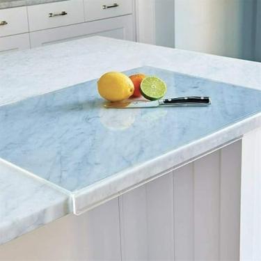 Imagem de Tabua de Corte Acrílico Leve com Borda para Balcão Transparente Antiaderente Proteção Balcões Itens Essenciais Cozinha Presentes Ferramentas Pequenas