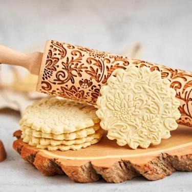 Imagem de Rolo De Massa De Madeira Com Relevo De Girassol De 13,7 Pol. Com Grava