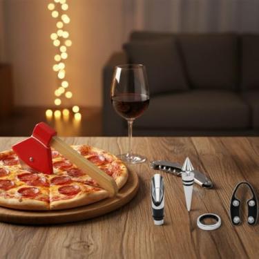 Imagem de KIT PIZZA E VINHO CARTELA | 1 Cortador de Pizza Machadinha + 1 kit Sommelier 5 peças para Vinho Encartelado | Presente Criativo | Convite Romantico (Preta)