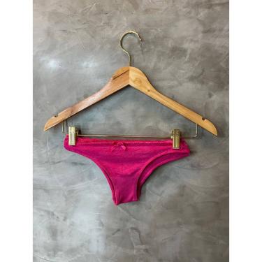 Imagem de Kit Calcinha Tanga em Algodão na cor rosa e preta, confortável para seu dia a dia em Poliamida