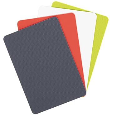 Imagem de Dexas Tábua de corte flexível Grippmat resistente conjunto de quatro, 5,5 x 8, cinza, vermelho, branco, verde