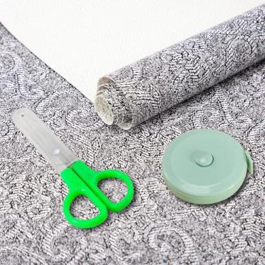 Imagem de Forro de prateleira de 30 x 300 cm com tesoura e fita métrica para armários de cozinha, forro de gaveta de PVC para cômoda antiderrapante, forro de armário não adesivo lavável (A)