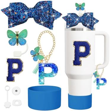 Imagem de XIANGYUAN Conjunto de acessórios de copo de 8 peças, tampa de palha para copo Stanley de 850 g ou 1,134 g, adesivo para decorações Stanley, pingente de letra inicial personalizado (azul P)