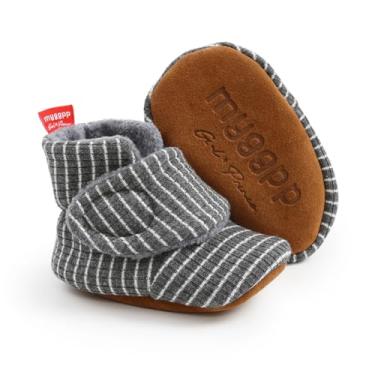 Imagem de GDSDYM Pantufas de lã aconchegantes para bebês com solas aderentes, meias quentes de inverno para recém-nascidos e primeiros andadores, B01 Cinza escuro, 12-18 Months Toddler