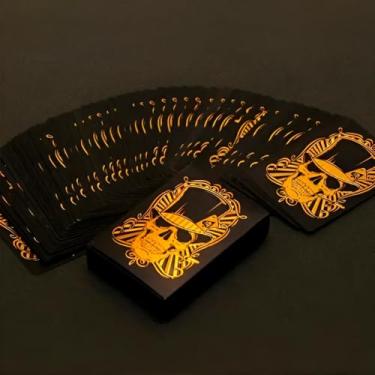Imagem de Baralho Preto Caveira Dourada | Jogo de Cartas à Prova d’Água 52 Cartas + 2 Coringas Luxo Resistente e Durável