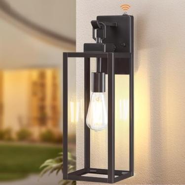 Imagem de GRUENLICH Luminária de parede externa do crepúsculo ao amanhecer, iluminação externa de arandela à prova d'água bronze 45,7 cm, soquete E26 e vidro temperado, lanterna de parede de tamanho extra