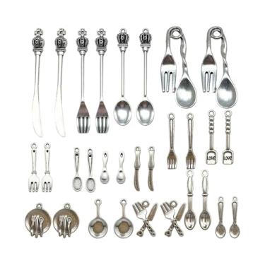 Imagem de UGPLM 60 pingentes para confecção de bijuterias, peças de mesa e acessórios. Feitos de liga metálica, esses pingentes são perfeitos para pulseiras, colares,