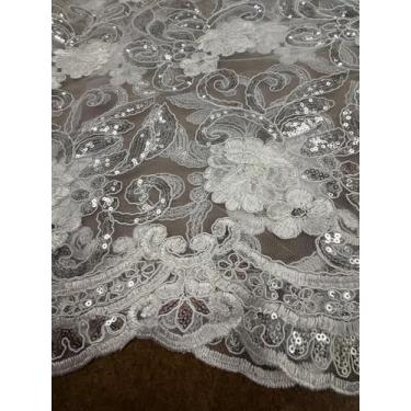 Imagem de Sedona Designz Tecido de renda floral Queen com cordão de 127 cm de largura com lantejoulas – Tecido bordado de malha com bordas recortadas para formatura, vestidos de noiva, decoração e projetos de