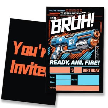 Imagem de VIYZZX Convites para festa de aniversário para meninos e adolescentes, convites de aniversário de arma de dardo Bruh para meninos e adolescentes, convites de festa com armas, com envelopes, conjunto