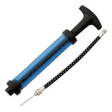 Imagem de Bomba de Ar Profissional Penalty Azul Dupla Ação com Mangueira Extensor e 2 Agulhas – Ideal para Encher Bolas de Futsal, Campo, Society, Futevôlei, Basquete, Handebol, Pneu de Bicicleta, Patinete.