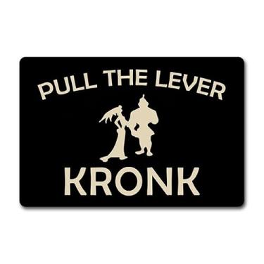 Imagem de Capacho engraçado para porta da frente - Tapete de boas-vindas antiderrapante de 60 x 40 cm com design "Pull The Lever Kronk" - Tapete de borracha durável para entrada interna/externa