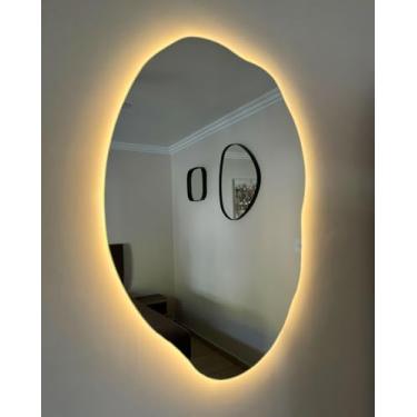 Imagem de Espelho Orgânico com Iluminação LED Indireta, 90x64cm, Decorativo para Parede