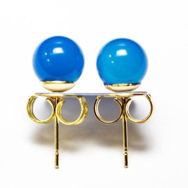 Imagem de Brinco Bolinha Pedra Agata Azul Pino Tarraxa Banho Dourado - Cristaisd