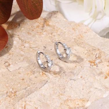 Imagem de 1 par de brincos de argola de prata banhados a ouro 16 K para mulheres delicados brincos redondos de zircônia cúbica de borboleta, standard, Latão, Sem pedra preciosa