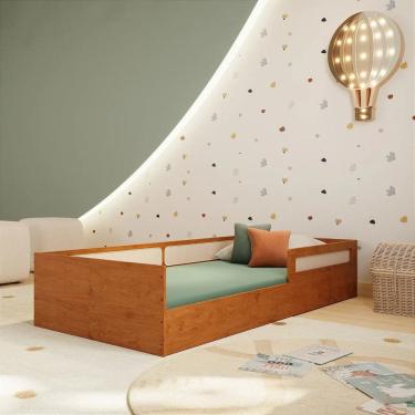 Imagem de Cama Montessoriana com Grades e Tela em Rattan Divertidamente Cinamomo