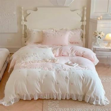 Imagem de Conjunto de cama romântico com bordado de flores, estilo princesa, em veludo leite rosa com babados, capa de edredom e lençol. Tamanho Queen (200x230cm), 4 peças.