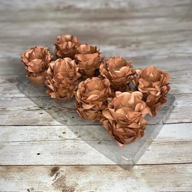 Imagem de Kit com 120 Forminhas para Doces Finos Modelo Flor Luxo – Linha Style – Ideal para Casamentos, Festas e Decoração de Mesa Elegante(OURO ROSE,40 UNIDADES)