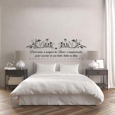 Imagem de Adesivo De Parede Decorativo Frase Cabeceira Cama Para Mim, A Mágica d