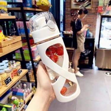 Imagem de Garrafa de Vidro Borossilicato, Resistente com Proteção de Silicone, 500ml, Colorida, Tampa Flip de Silicone, Squeeze de Academia, Corrida, Resistente a temperatura (Branco)