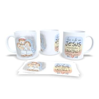 Imagem de Caneca Natalina Família Feliz, Porcelana Branca com Design Preto e Dourado, Decoração de Natal com Mensagem em Português (12790)