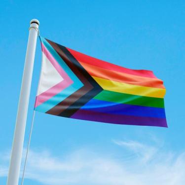 Imagem de Bandeira Avulsa Orgulho LGBT Cores em Cetim Brilhante - Tamanho Grande