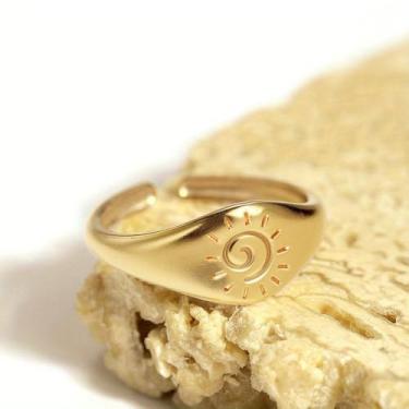 Imagem de Anel feminino de banda aberta com estampa de sol esculpido, Latão, Sem pedra preciosa