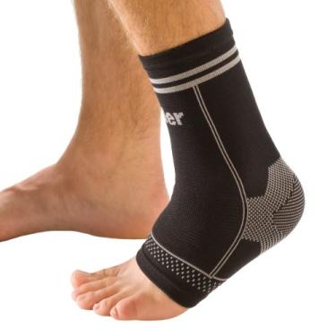 Imagem de Mueller Sport Care suporte de tornozelo elástico de 4 vias tamanho pequeno/médio