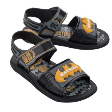 Imagem de Sandália Papete Infantil Menino Liga da Justiça Personagem Batman Grendene Kids Preto (Preto, BR, Criança de 9 a 12 anos, Numérico, 33)