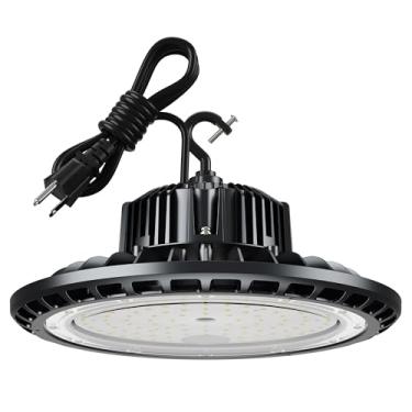 Imagem de QIYEKA UFO LED High Bay Light 150W 5000K, 21.000LM, lâmpada com plugue, gancho de suspensão, luminárias para armazém, loja, fábrica, garagem, ginásio, celeiro, garagem (1 pacote)