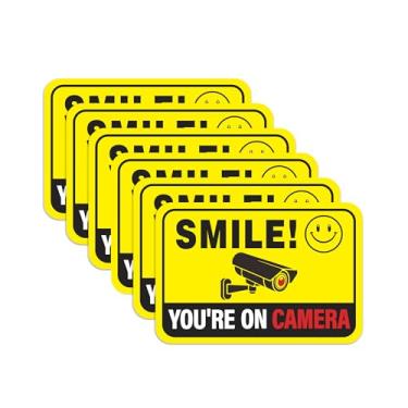 Imagem de 6 peças de adesivo Smile Your On Camera, autoadesivo à prova d'água amarelo sinal de câmera de segurança, você está sendo gravado para casa, escritório, loja, porta (15 cm x 9,9 cm)