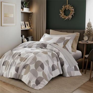 Imagem de Regency Heights Jogo de cama com 6 peças, estampa em três tons, tamanho GG, edredom e lençol de microfibra ultramacia, quente e aconchegante para todas as estações, bege e cinza