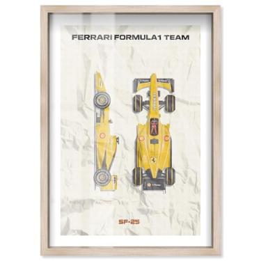 Imagem de Pôster Racer in Yellow Shadowbox Print Formula 1 por Notoriart, moldura loira, 28 x 40 cm