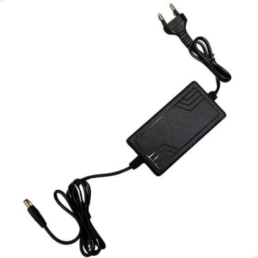 Imagem de Fonte de Alimentação Estabilizada Bivolt 12V 5A, Compatível com CFTV e Fita LED, Adaptador de Energia Universal