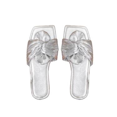 Imagem de OYOANGLE Sandálias femininas metálicas torcidas na frente aberta e rasteiras modernas, Prata, 35