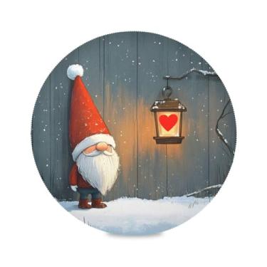Imagem de STAYTOP Jogo americano redondo de gnomo fofo de Natal 6 peças, tapetes de mesa antiderrapantes fáceis de limpar para decoração de mesa de festa de churrasco em casa