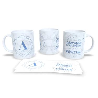 Imagem de Caneca de Cerâmica Personalizada com Monograma e Frase Motivacional, Mármore Branco e Azul, 325ml, Design Geométrico (a)