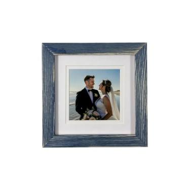 Imagem de Mekenluo Porta-retrato rústico retrô de madeira 10 x 10 cm com suporte de parede de acrílico e exibição de mesa, moldura feita à mão com tapete para exibição de fotos de formatura, imagem de família