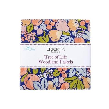 Imagem de Liberty Tree of Life Woodland Pastels Layer Cake (42 peças) por Liberty Fabrics para Riley Blake 10 x 10 polegadas (25,4 cm x 25,4 cm) Tecido de colcha DIY quadrados
