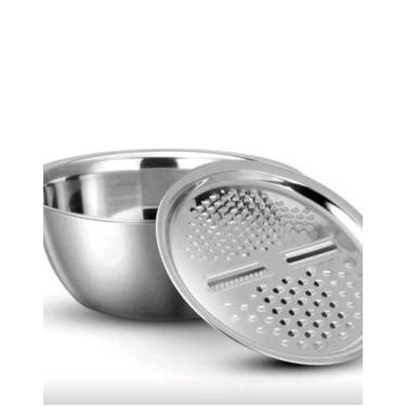 Imagem de Conjunto Bacia de Aço Inox com Ralador 4 em 1 – Tigela Multifuncional com Tampa e Lâminas Intercambiáveis para Ralar, Fatiar e Picar Legumes, Queijos e Frutas